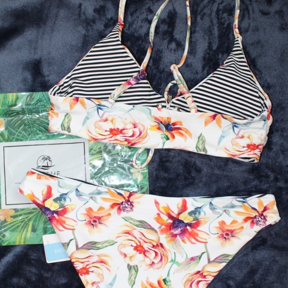 NWT White Floral and Stripes Reversible Bikini - Picture 4 of 7